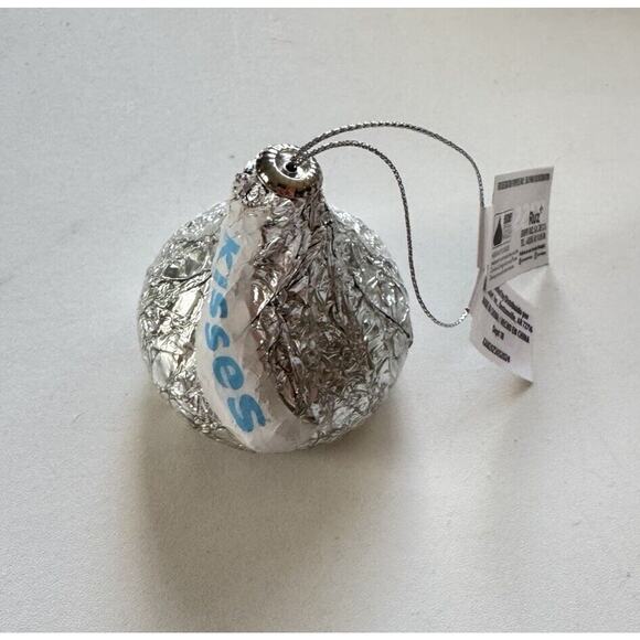 Hershey's Chocolate Kiss Novelty Decoupage Christmas Tree Ornament by Ruz - NWT - Picture 1 of 2